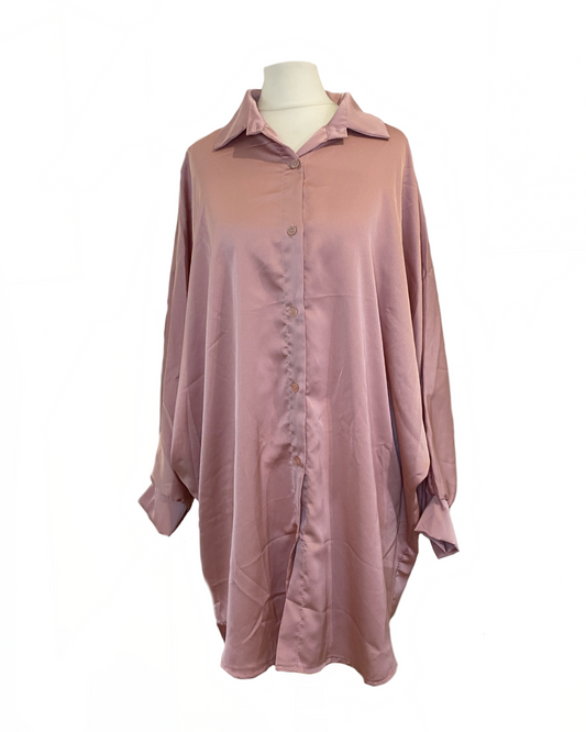 Chemise satinée longue rose