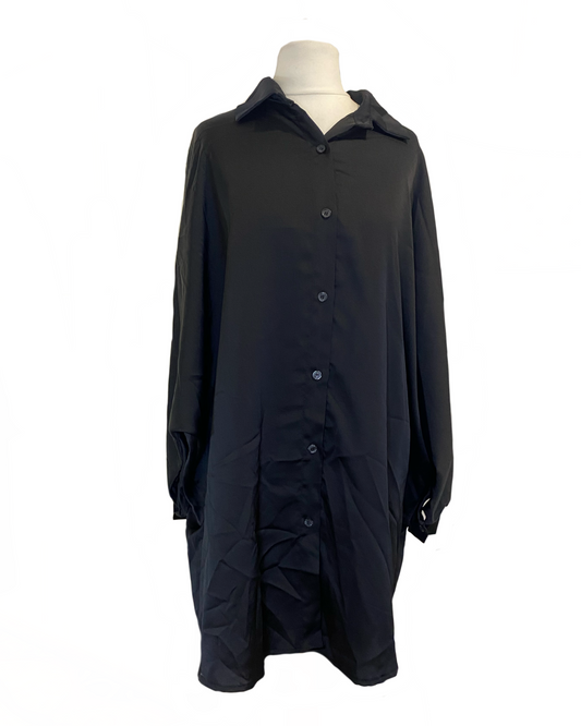 Chemise satinée longue noire