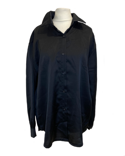 Chemise satinée noire